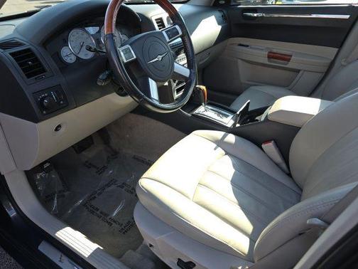 2007 Chrysler 300C Base