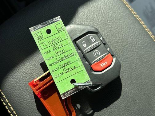 2026 Jeep Gladiator Sahara 4x4