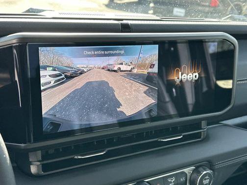 2026 Jeep Gladiator Sahara 4x4