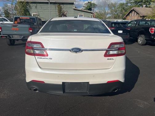 2019 Ford Taurus SEL
