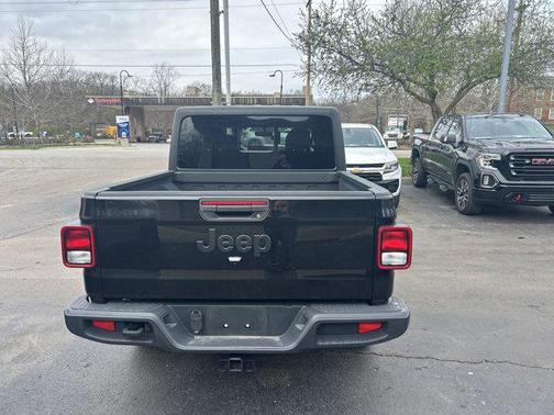 2022 Jeep Gladiator Altitude