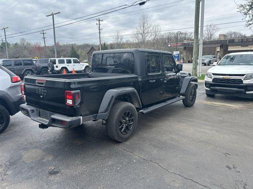 2022 Jeep Gladiator Altitude
