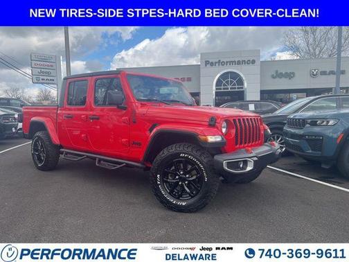 Firecracker Red Clearcoat 2023 Jeep Gladiator Sport S