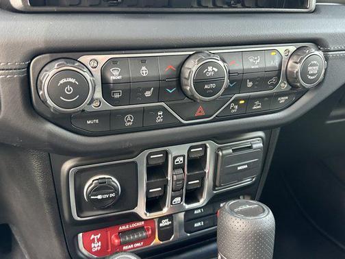 2026 Jeep Gladiator Mojave X