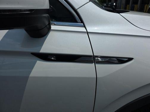 Opal White Pearl 2024 Volkswagen Tiguan 2.0T SEL R-Line 4MOTION