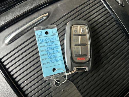2025 Chrysler Pacifica Hybrid Premium S Appearance Pkg
