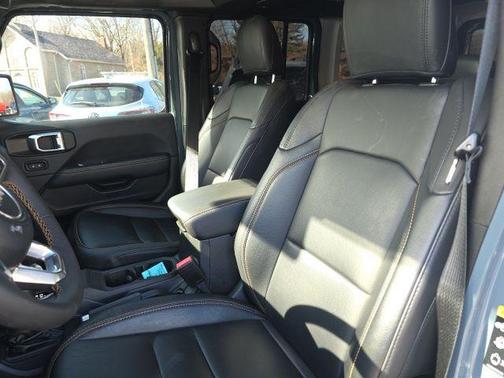 2024 Jeep Wrangler 4-Door Sahara 4x4