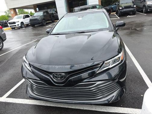 Midnight Black Metallic 2018 Toyota Camry LE