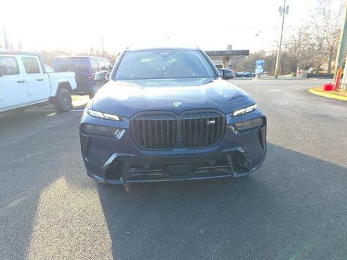 2025 BMW X7 M60i
