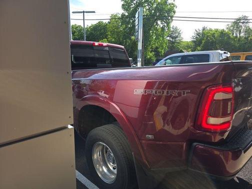 Delmonico Red Pearlcoat 2022 RAM 3500 Laramie Crew Cab 4x4 8' Box