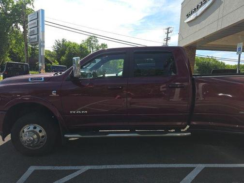 Delmonico Red Pearlcoat 2022 RAM 3500 Laramie Crew Cab 4x4 8' Box