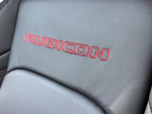 Black Clearcoat 2026 Jeep Gladiator Rubicon