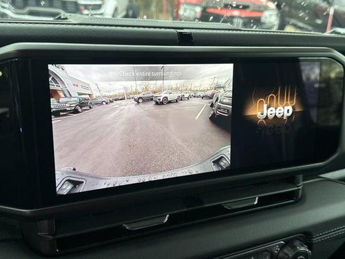 2026 Jeep Gladiator Sahara 4x4