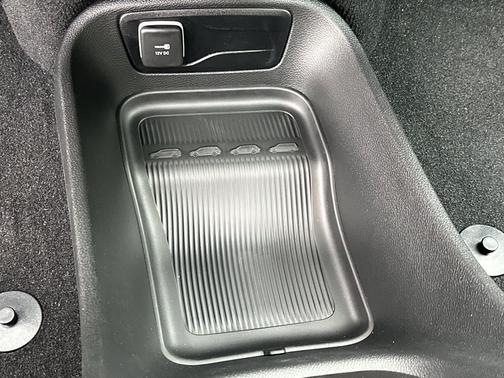 Pw7 2027 Chrysler Pacifica L