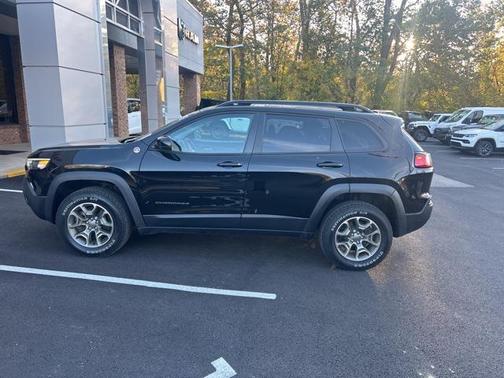 2022 Jeep Cherokee Trailhawk