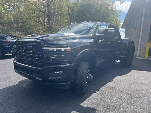 2025 RAM 3500 Limited Mega Cab 4x4 6'4' Box