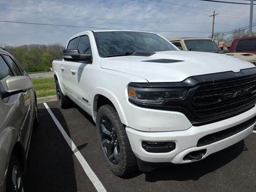 Ivory White Tri-Coat Pearlcoat 2022 RAM 1500 Limited