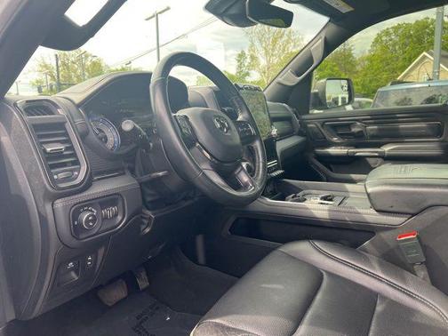 Ivory White Tri-Coat Pearlcoat 2022 RAM 1500 Limited