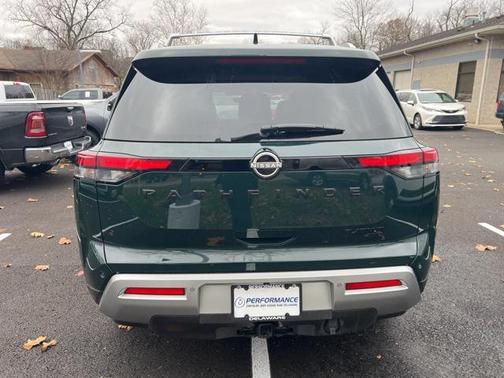 2024 Nissan Pathfinder Platinum 4WD