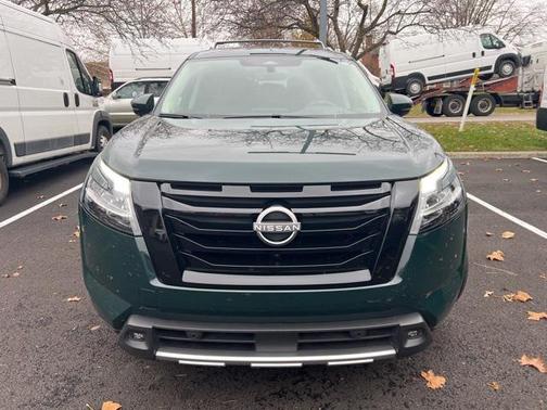 2024 Nissan Pathfinder Platinum 4WD
