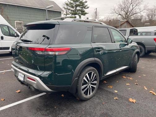 2024 Nissan Pathfinder Platinum 4WD