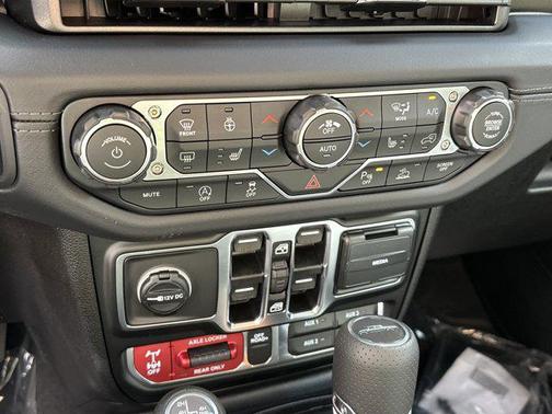 2026 Jeep Gladiator Mojave X