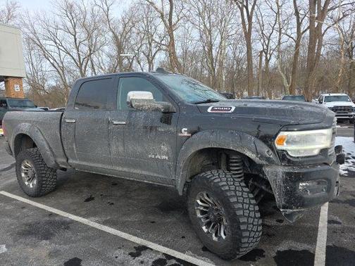 2022 RAM 3500 Laramie Crew Cab 4x4 6'4' Box