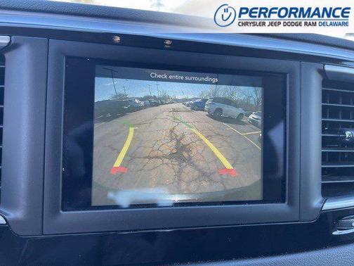 Brilliant Black Crystal Pearlcoat 2018 Chrysler Pacifica Touring-L