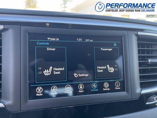Brilliant Black Crystal Pearlcoat 2018 Chrysler Pacifica Touring-L
