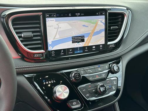 Bright White Clearcoat 2026 Chrysler Pacifica Limited