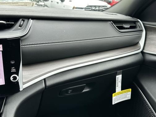 Diamond Black Crystal Pearlcoat 2026 Jeep Grand Cherokee L Limited