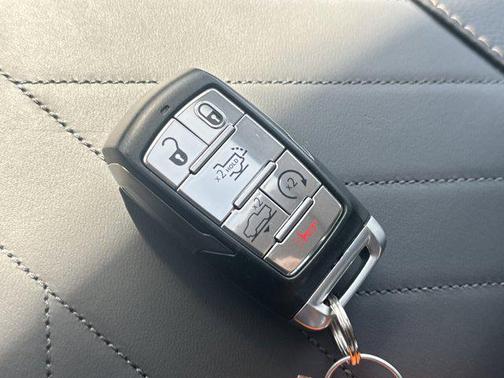 Molten Red Pearlcoat 2026 RAM 1500 ST