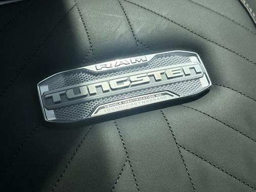 Molten Red Pearlcoat 2026 RAM 1500 ST