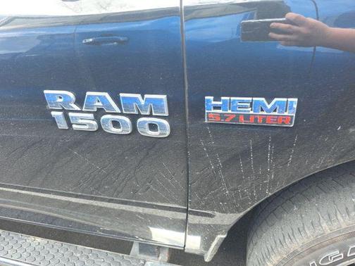 Brilliant Black Crystal Pearlcoat 2017 RAM 1500 Big Horn