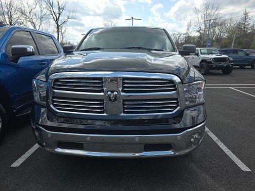 Brilliant Black Crystal Pearlcoat 2017 RAM 1500 Big Horn