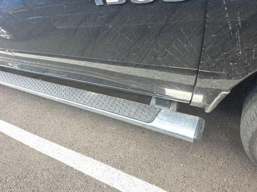 Brilliant Black Crystal Pearlcoat 2017 RAM 1500 Big Horn