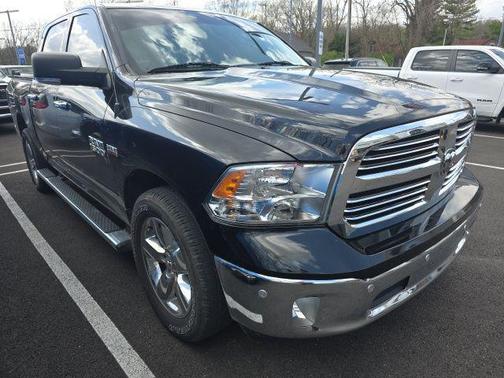 Brilliant Black Crystal Pearlcoat 2017 RAM 1500 Big Horn
