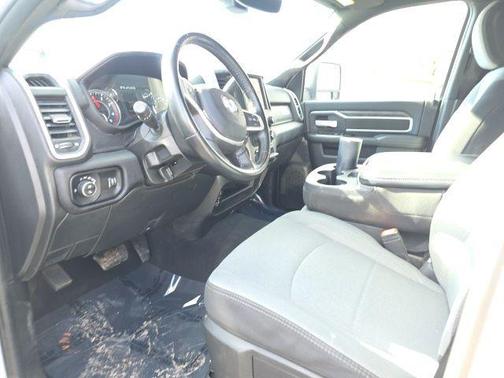 2024 RAM 3500 Big Horn Crew Cab 4x4 8' Box