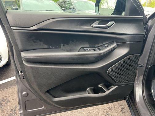 Baltic Gray Metallic Clearcoat 2024 Jeep Grand Cherokee L Altitude