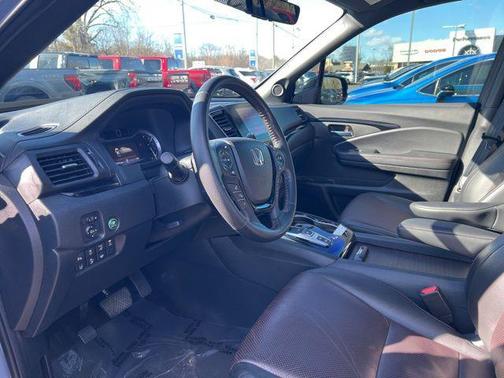 2023 Honda Ridgeline Black