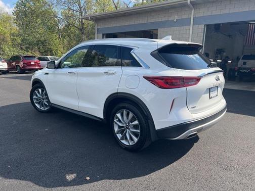 2022 INFINITI QX50 LUXE AWD