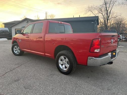 2019 RAM 1500 SLT
