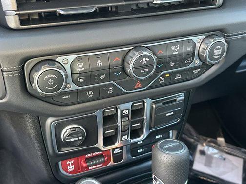 2026 Jeep Gladiator Mojave X