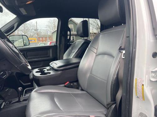 2022 RAM 2500 Tradesman Crew Cab 4x4 8' Box