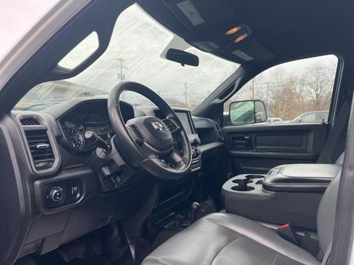 2022 RAM 2500 Tradesman Crew Cab 4x4 8' Box