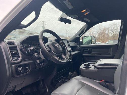 2022 RAM 2500 Tradesman Crew Cab 4x4 8' Box