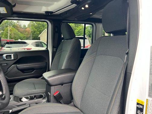 Bright White Clearcoat 2025 Jeep Wrangler Willys