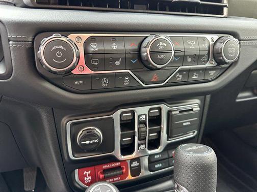 2026 Jeep Gladiator Mojave X