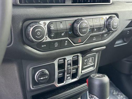 2025 Jeep Gladiator Sport S