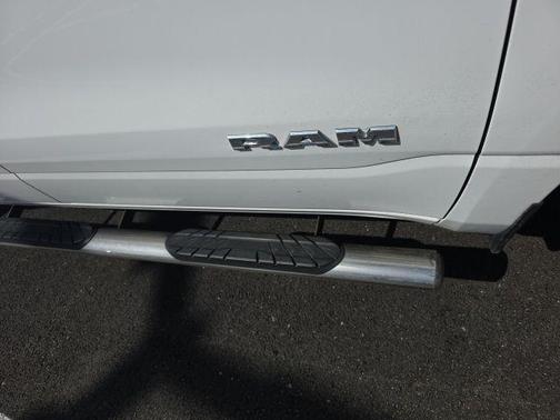 Bright White Clearcoat 2019 RAM 1500 Big Horn